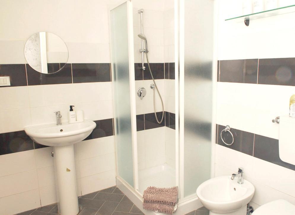 Vara Motel Self Check In Ceparana Ngoại thất bức ảnh